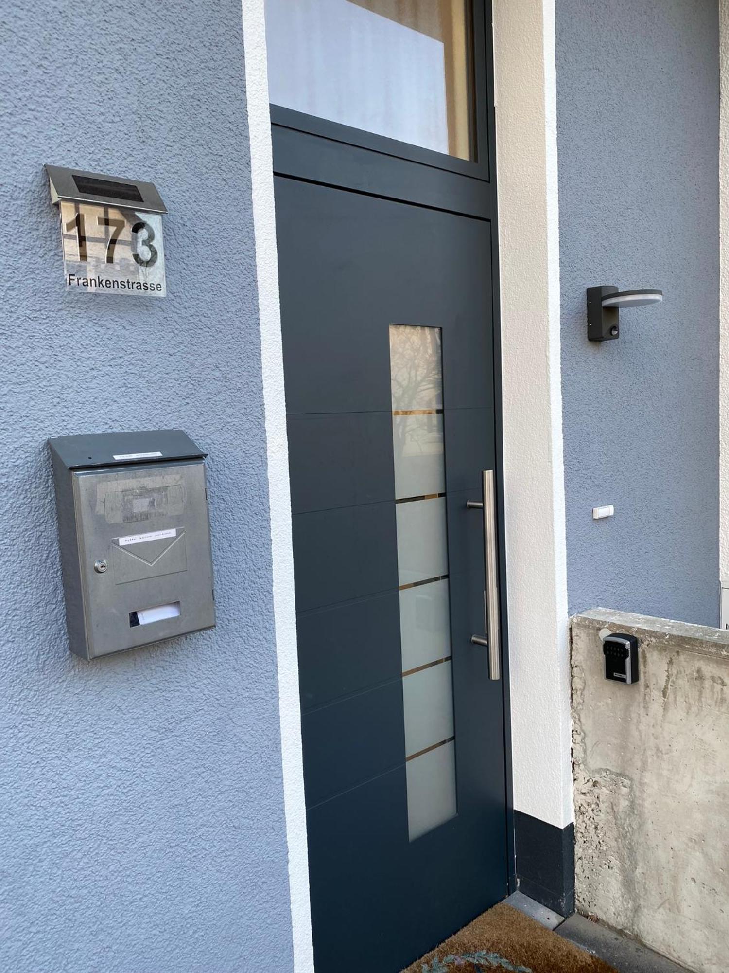 Schoene, Moderne Wohnung Mit Grosszuegiger Terasse Essen Extérieur photo